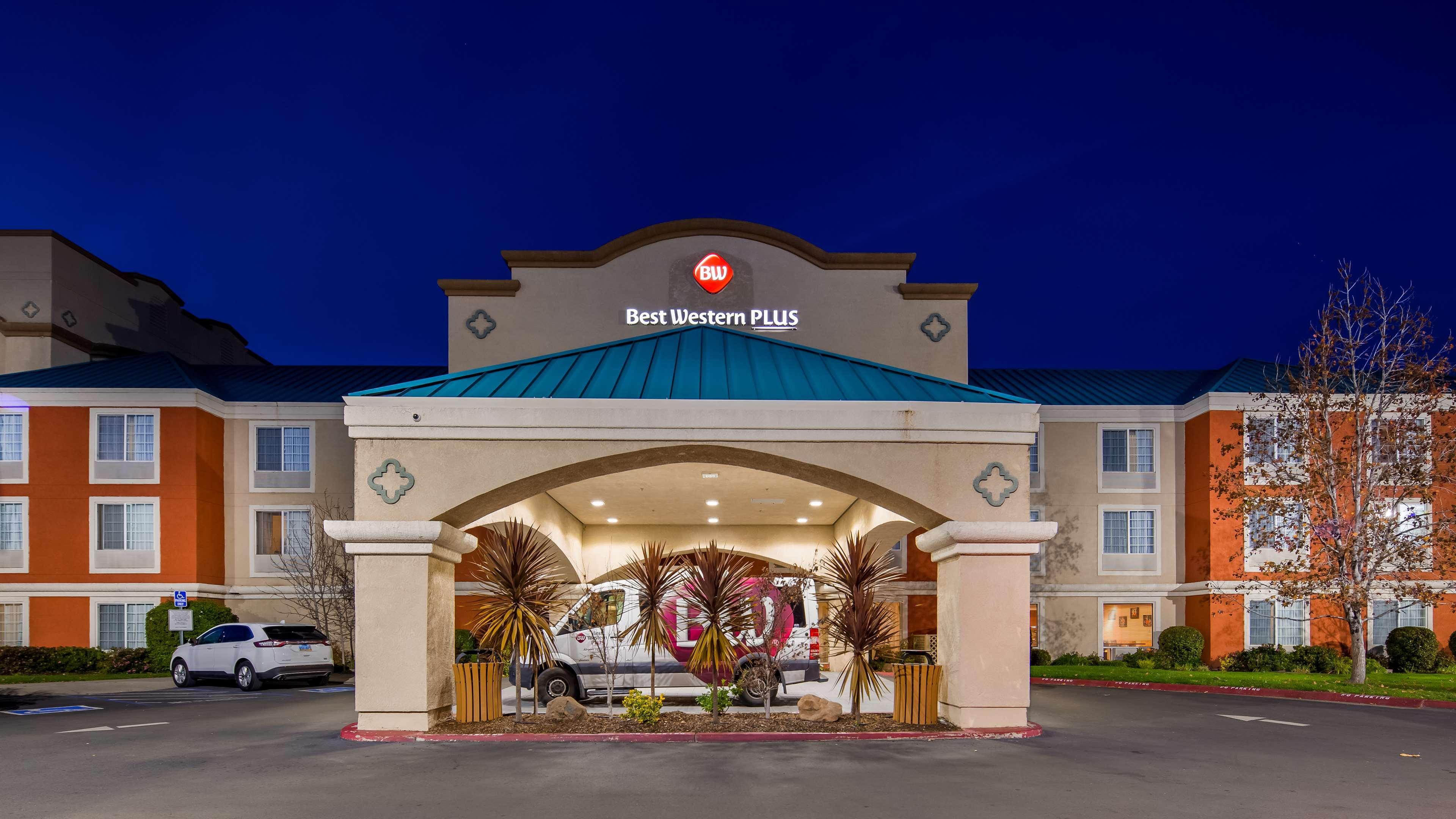 Best Western Airport Inn & Suites Oakland Exterior photo